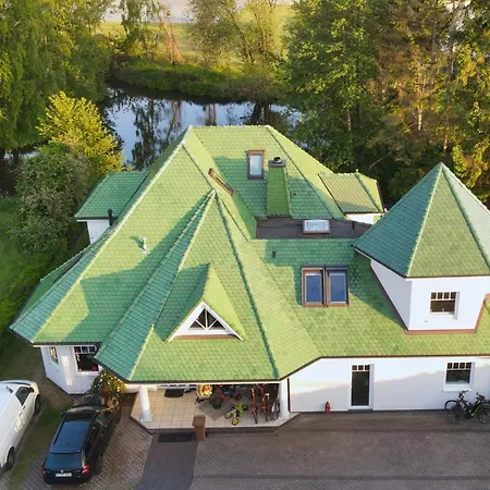 Moderne Maisonette-wohnung Am Karpfenteich; Modern With View Of The Carp Pond