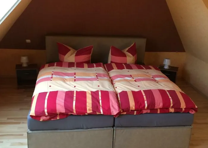 Moderne Maisonette-wohnung Am Karpfenteich; Modern With View Of The Carp Pond *