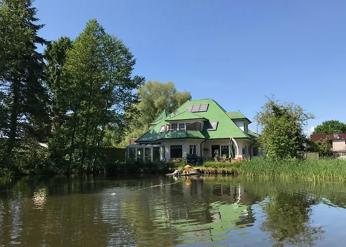 Moderne Maisonette-wohnung Am Karpfenteich; Modern With View Of The Carp Pond